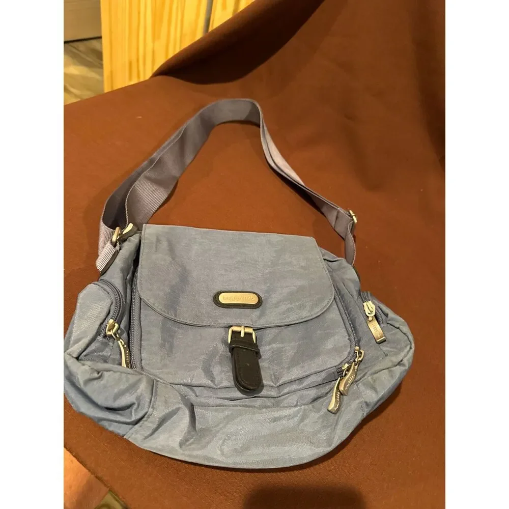 Large Baggallini Light Blue Magnetic Close Nylon Crossbody Purse Bag Travel
